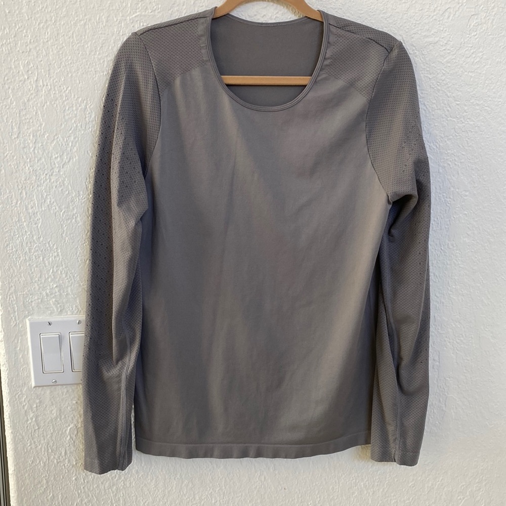 Gray Fabletics Long Sleeve Top. Size XL